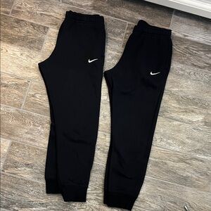 Nike Men’s Club Fleece Jogger sweatpants black medium bundle of 2